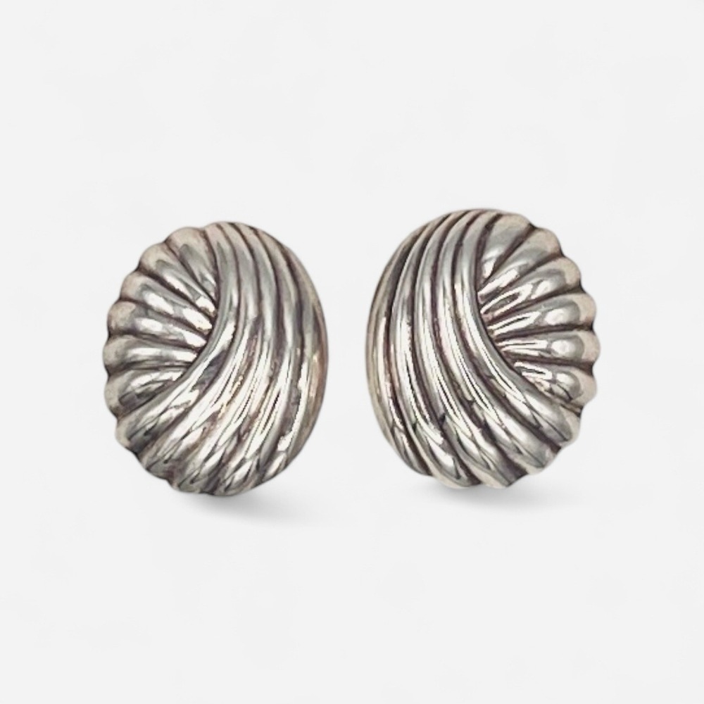 Vintage Sterling Silver Clip On Earrings Ribbed Oval Shell Thailand‎ 925
